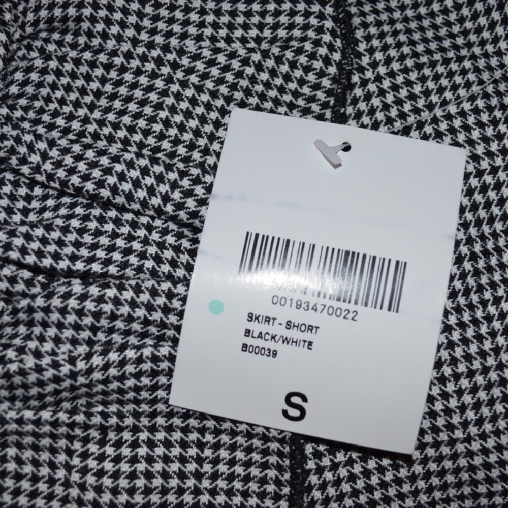 Houndstooth Ruffle Skirt - Picture 4 of 4
